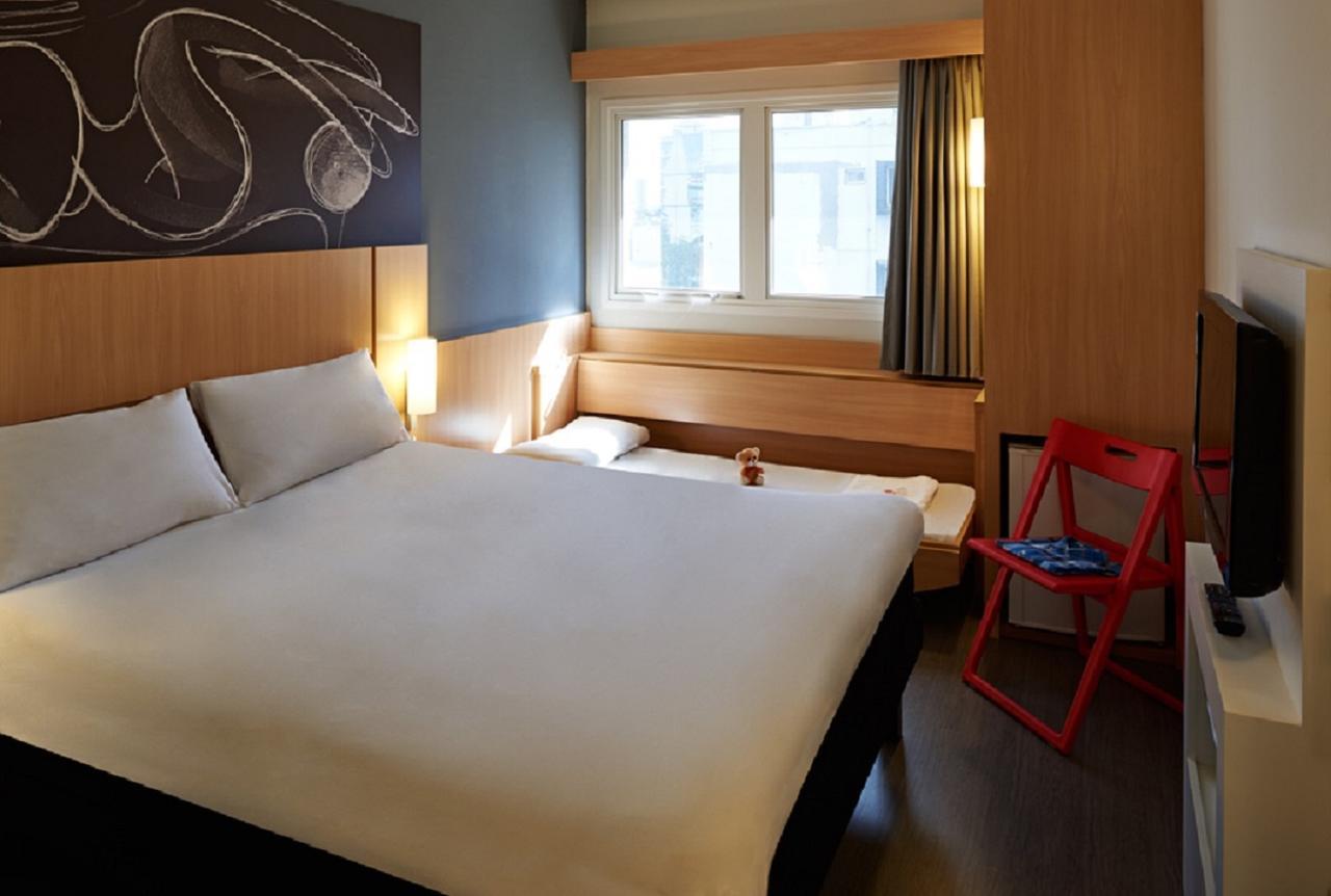 Quarto Standard com Cama Queen-size e Cama Infantil