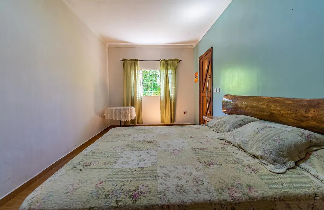 Casa Com Lareira Piscina E Muito Lazer Em Goiania-1