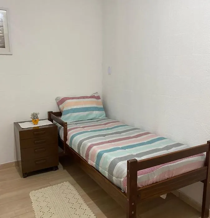 Casa Goyazes Com Estacionamento Gratuito-1