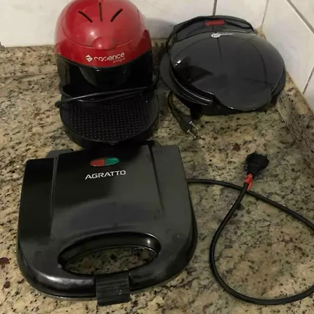 Casa Quintal Setor Bueno! 5 quartos com ar split e internet ultra! 4 vagas de garagem! Bem localizado! Marista Parques Areião e Vaca Brava Hospital Premium Mater Dei Smart e Blue Fit Perdomo Goiânia Shopping!-3